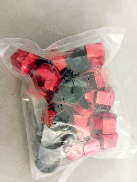 Korki Zaślepki Kapturki na śruby kół kolorowe 17 rozmiar