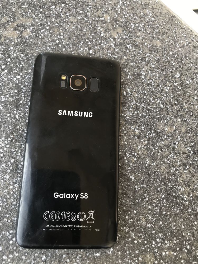 Продаю samsung Galaxy S8 на запчасти