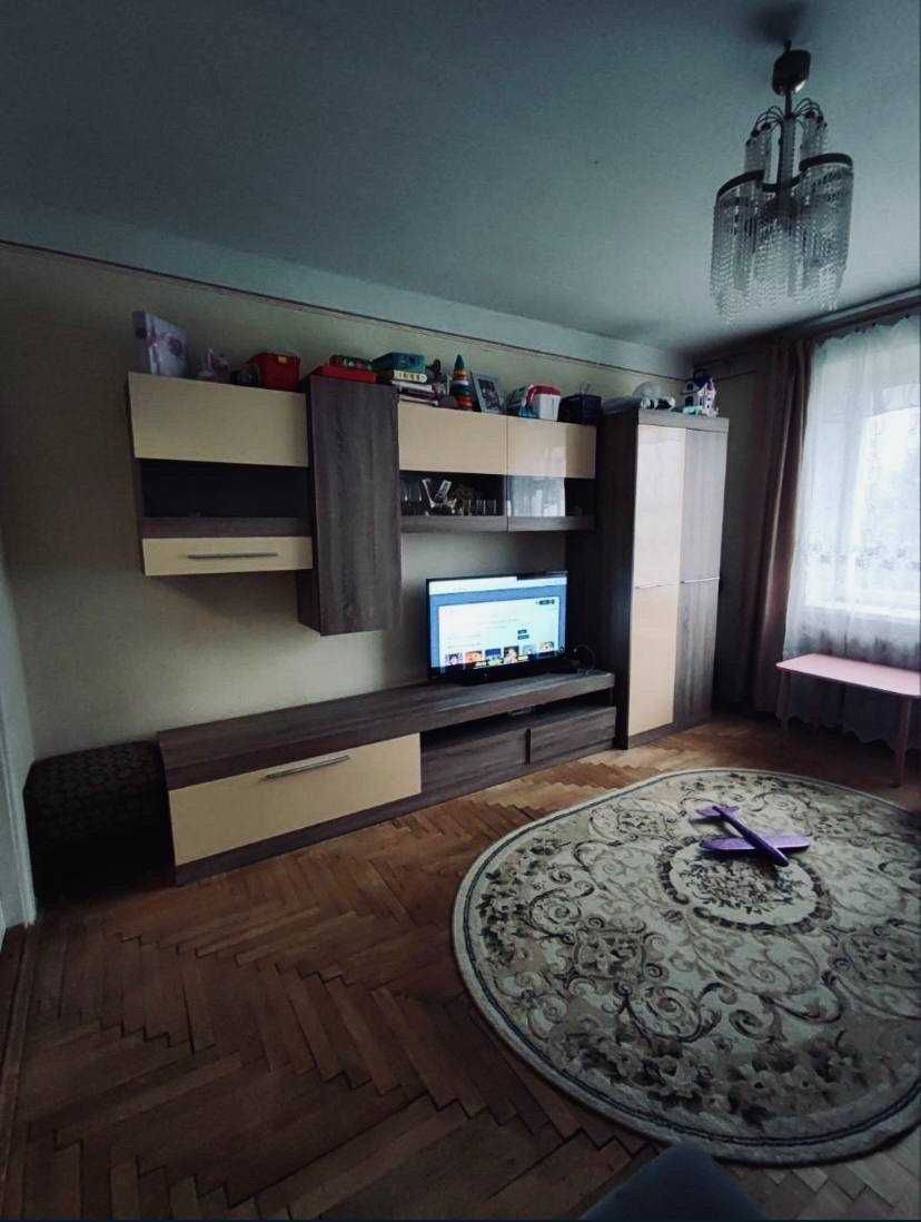Продам 2 кімнатну квартиру будинки 90х років, Широка