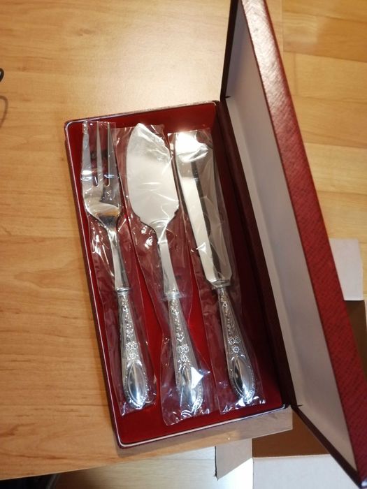 Conjunto garfo, faca e espátula