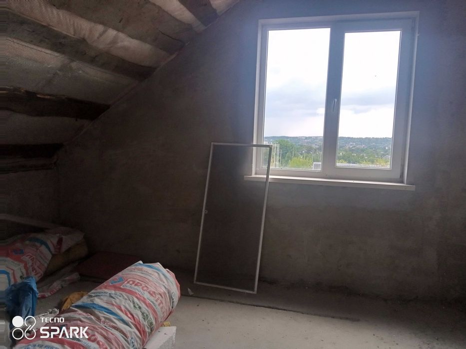 Продаю коттедж современной постройки гМерефа тихий центр р-н ЦРБ