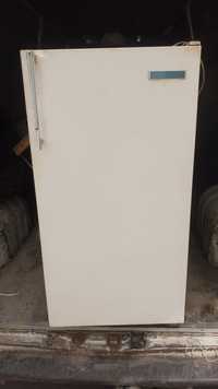 Холодильник 1300 грн