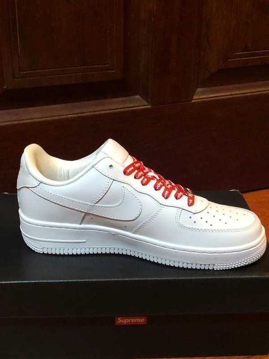 Buty meskie Trampk Nike Air Force 1 Low Supreme White R.43