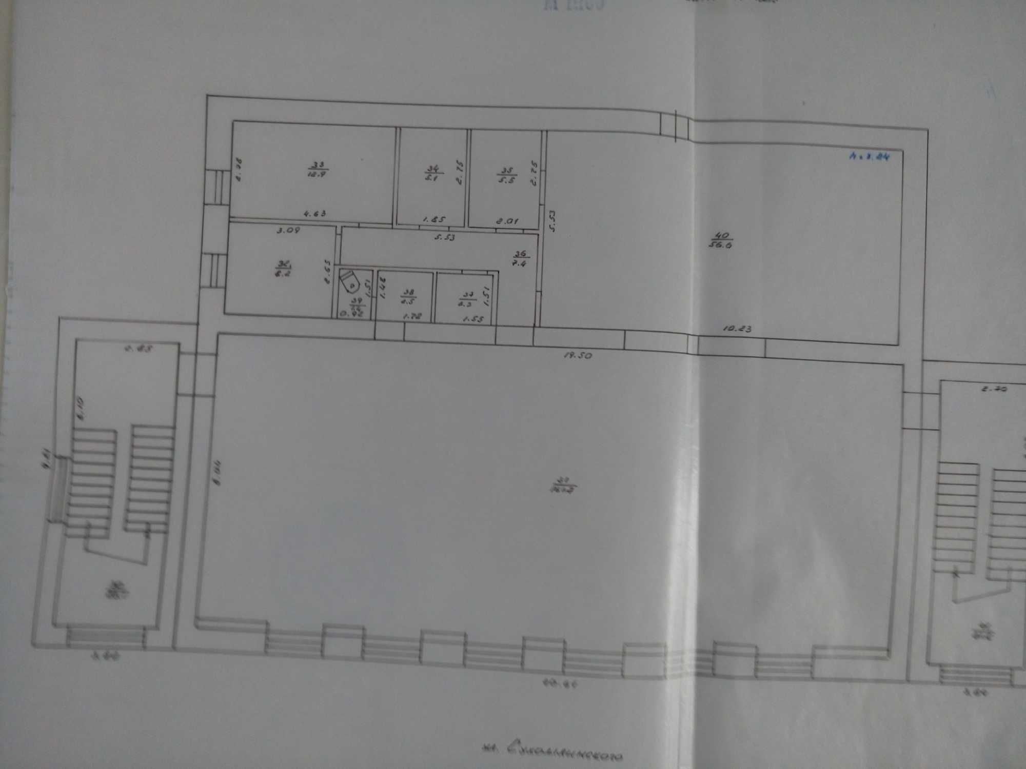 Продаж окремої будівлі в центрі третього мікрорайону