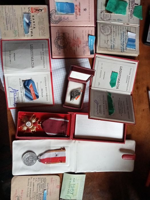 Stara odznaka odznaczenie Legitymacja 2RP i PRL Syrenka Warszawska odz