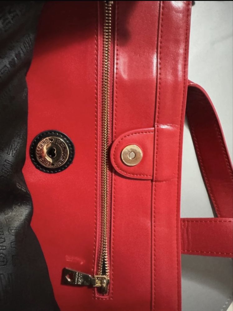mala Love Moschino