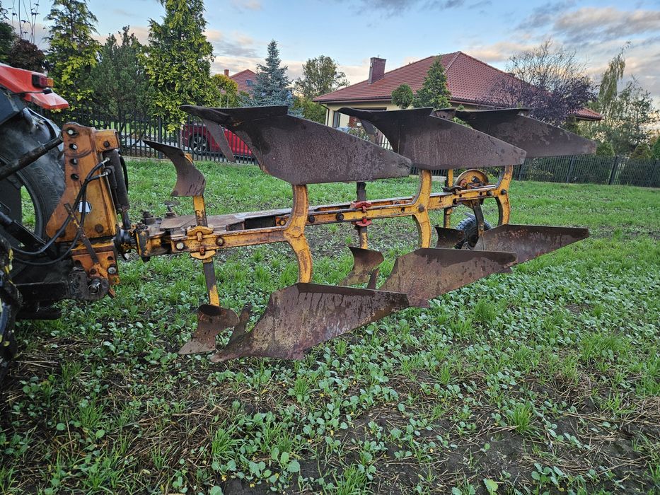 Pług 3 skibowy obrotowy huard kvernela