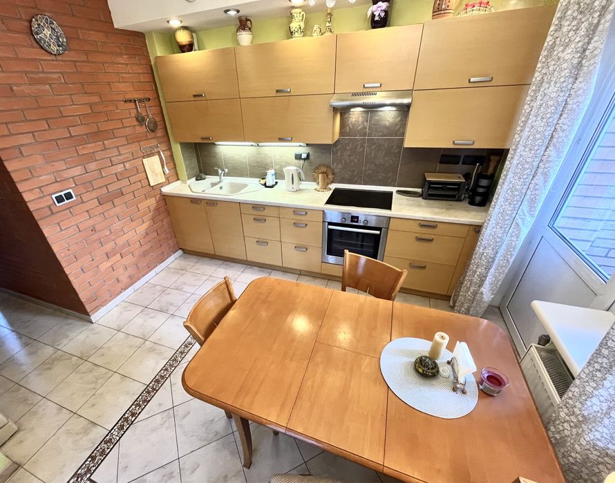 Оренда 3 к. дворівневої квартири з терасою та краєвидом у центрі Києва