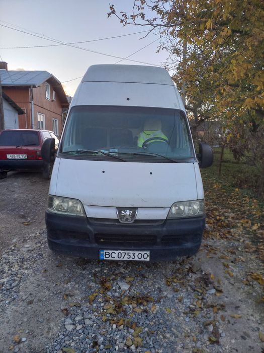 Продам бус на бойовому ходу