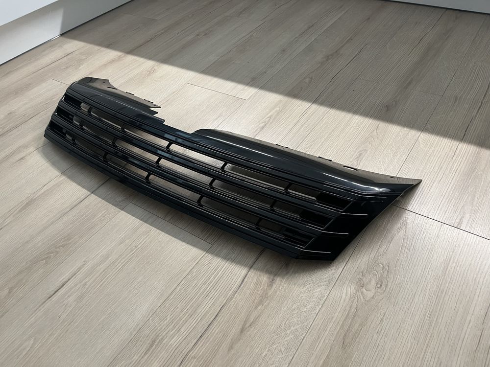 Atrapa (grill) passat b7 czarna