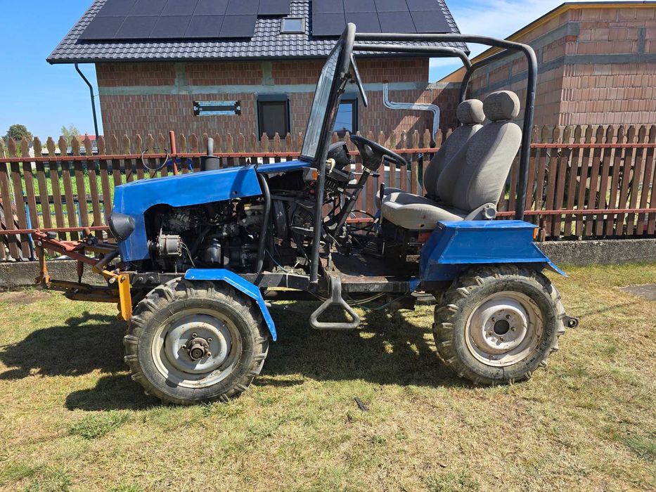Traktor sam. Napęd 4x4