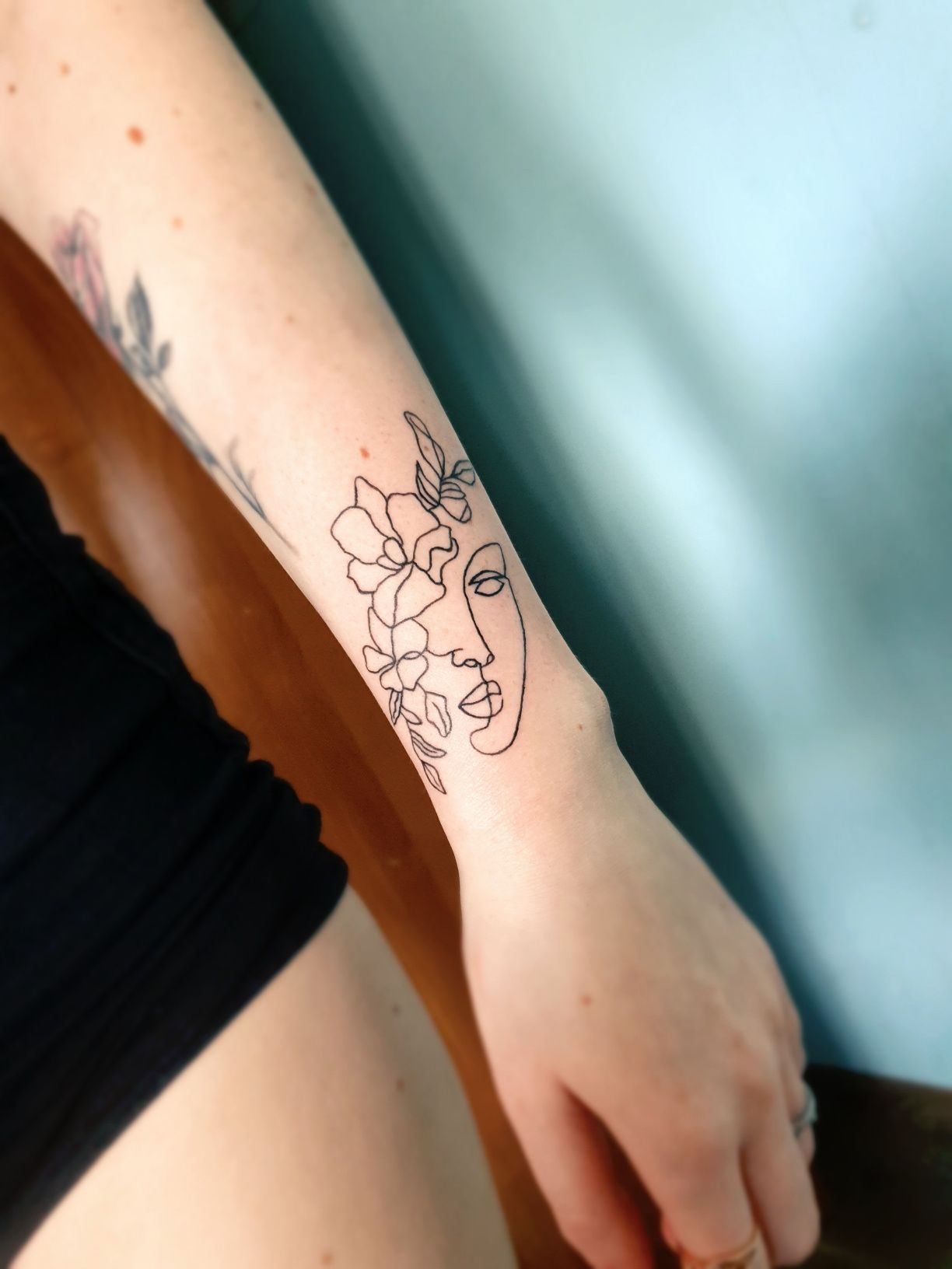 Tatuaże od 90zł dotwork minimalistyczne kobiece Bydgoszcz mobilnie