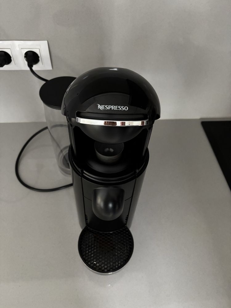 Maquina Nespresso Vertuo Plus Deluxe