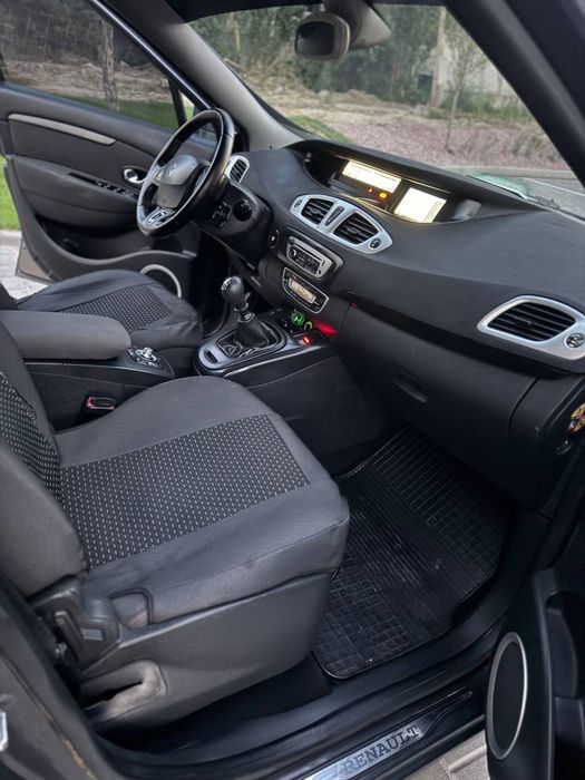 Рено Гранд Сценик 3 Рестайлинг 7 мест