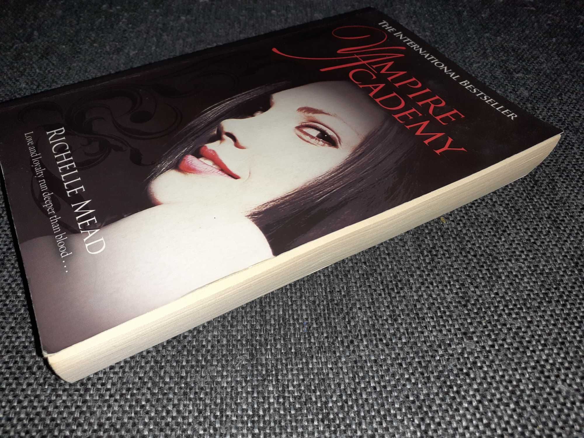 Richelle mead - Vampire Academy