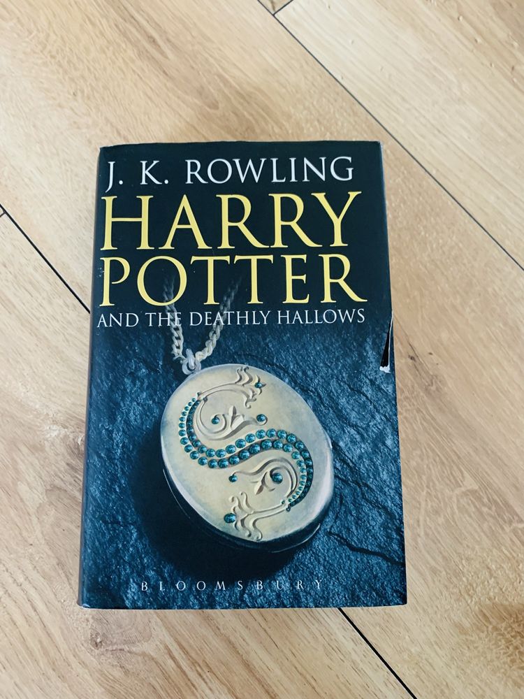 Harry potter and the deathly hallows FIRST EDITION