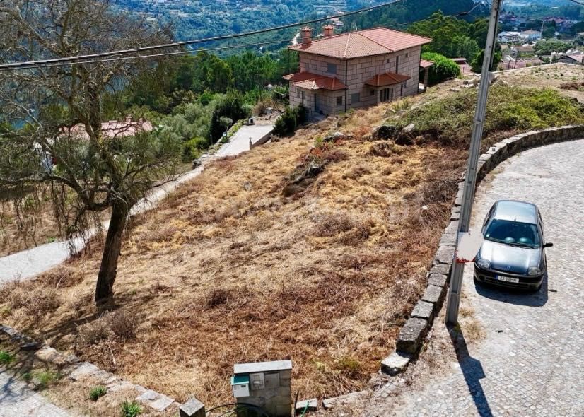 Terreno com Vista Rio + Projeto Incluído — Alpendorada