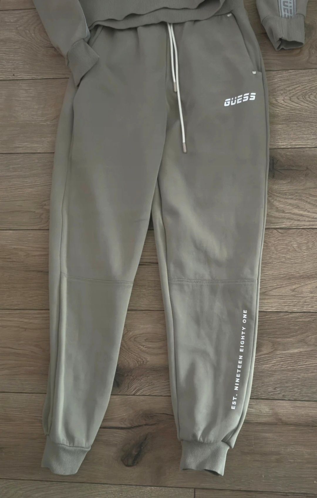 Dres Guess oryginalny