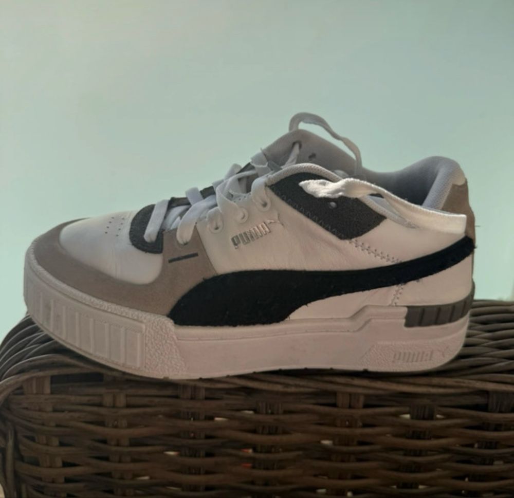 Sapatilhas Puma branco, cinza e preto