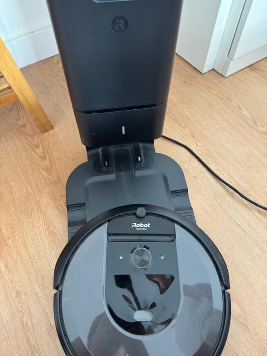 iRobot roomba i7 preto