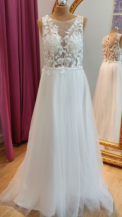 Suknia ślubna z górą koronkową r. 40