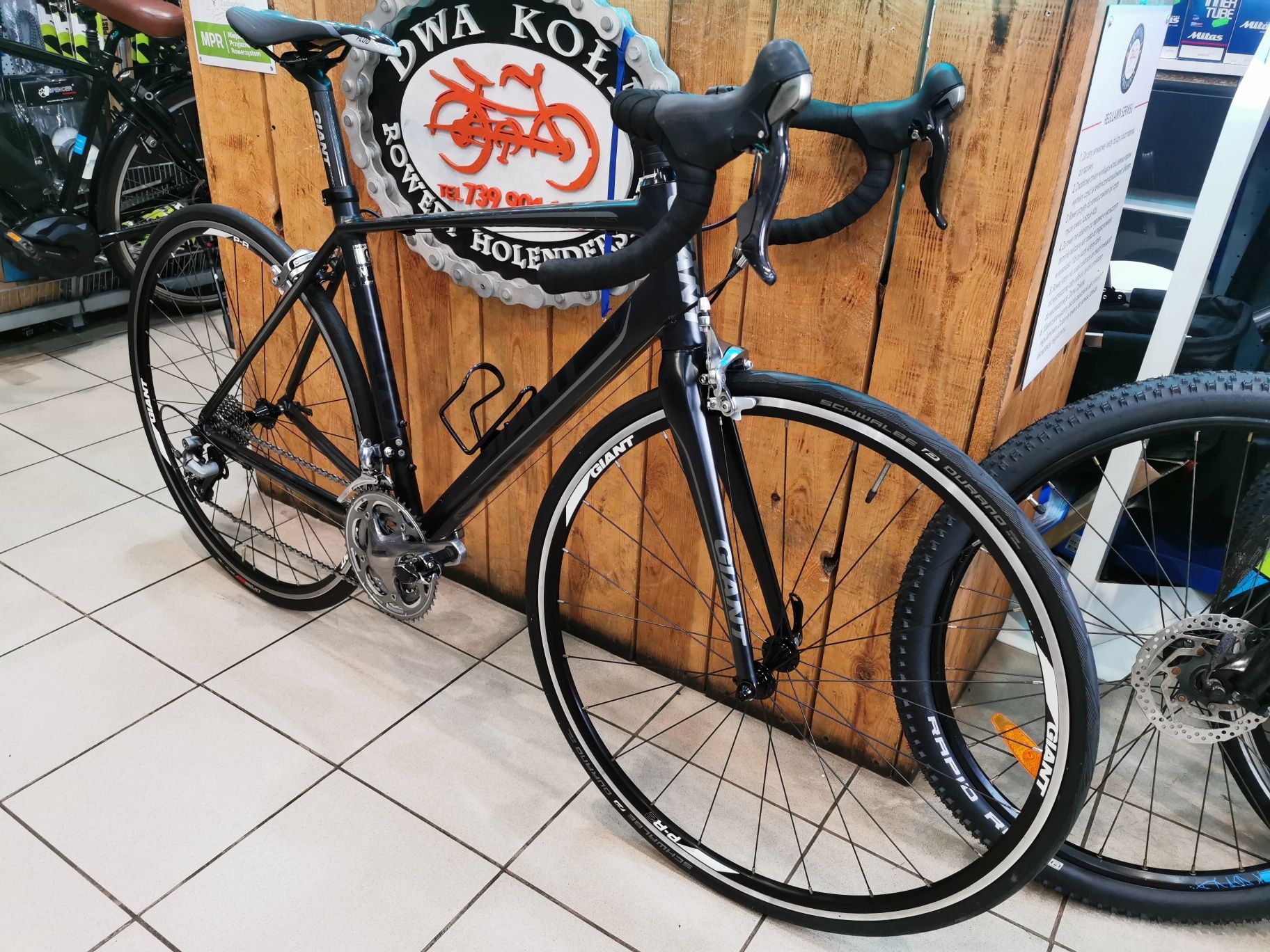 Rower szosowy Giant Defy