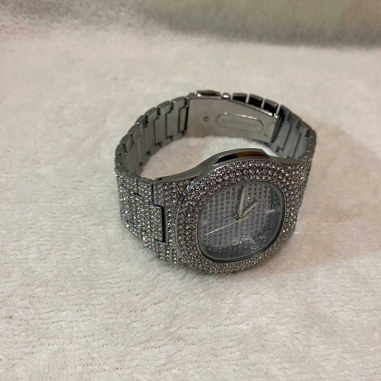 Zegarek z diamentami