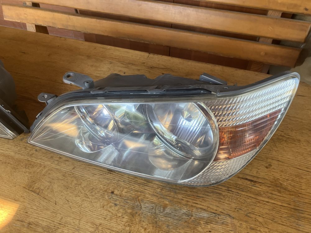 Lexus is 200 is 300 lampy przod halogen EU