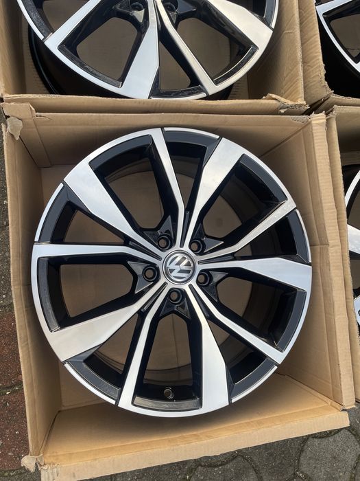 Felgi Vw T-Roc R-Line 19 cali misano golf passat 5x112