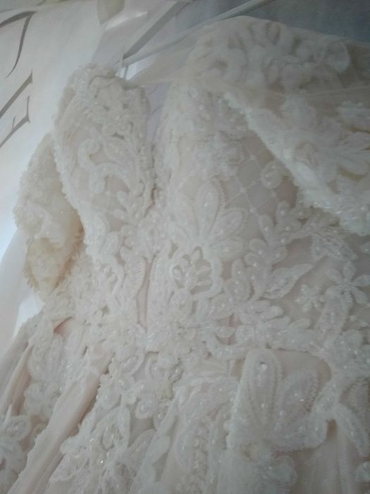 Весільне плаття продаж