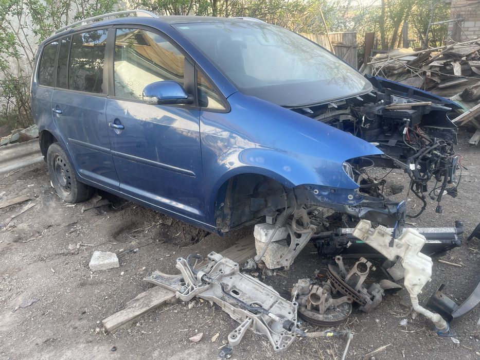 Кузовні деталі Volkswagen Touran