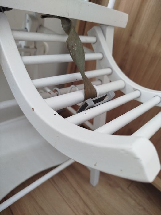 Fotelik drewniany do karmienia