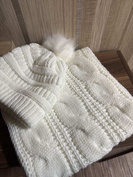 Комплект:шапка жіноча із зйомним бамбоном