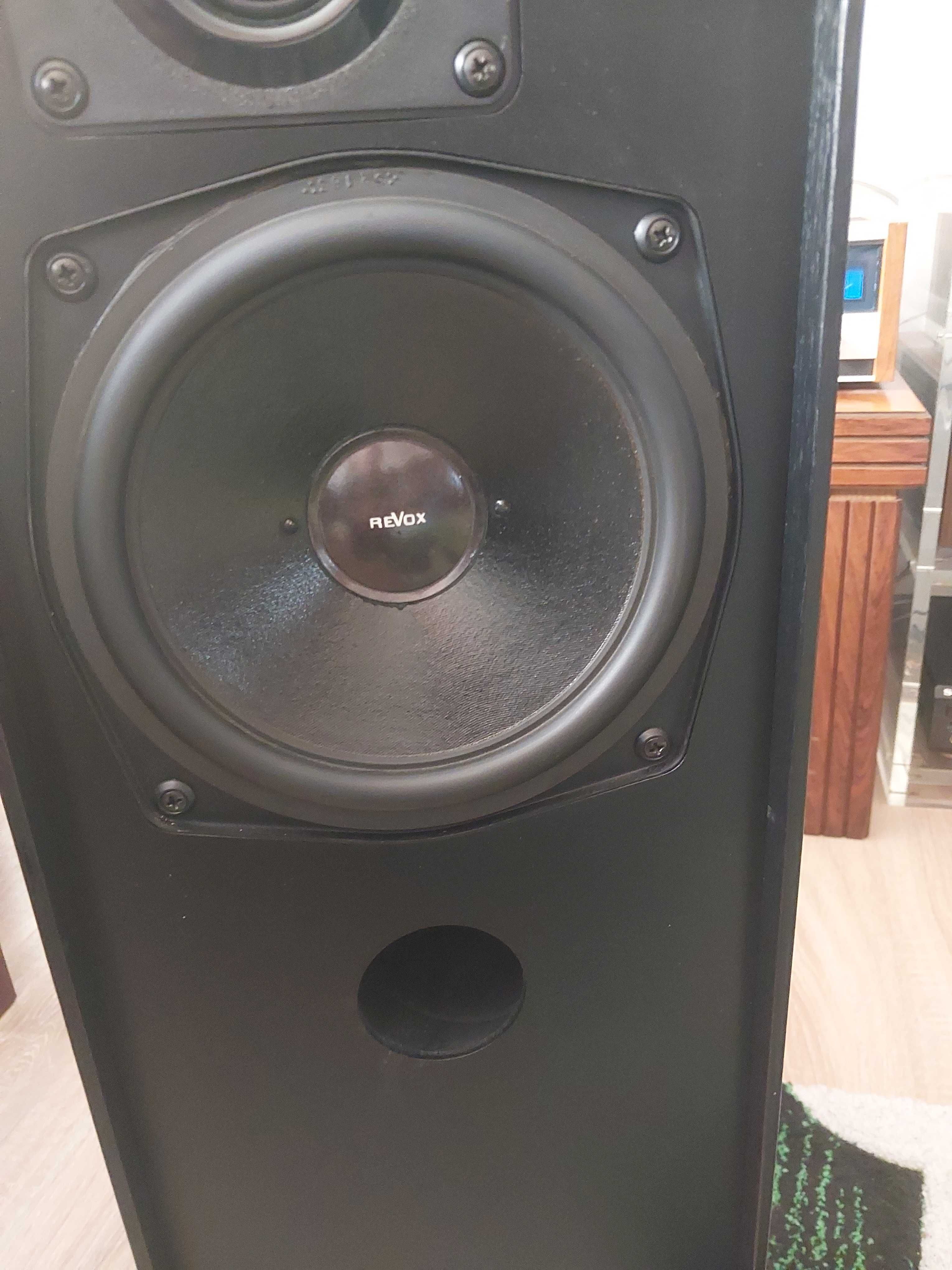 Zadbane kolumny Revox MK X