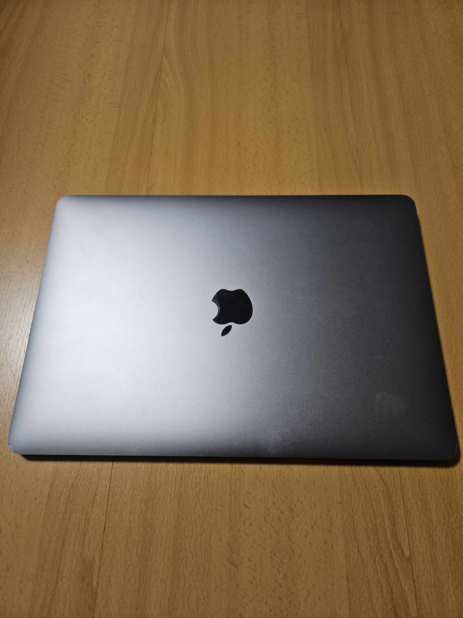 Macbook Air M1 8GB/256GB