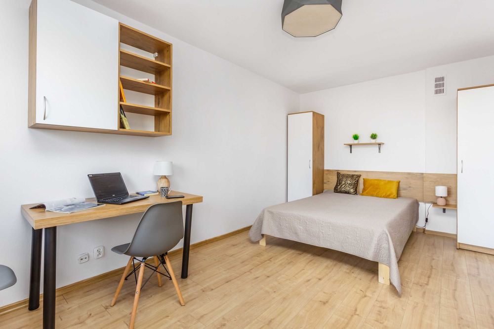 KARp2- Duzy dwuosobowy pokój obok kawiarenki przy parku na BEMOWIE