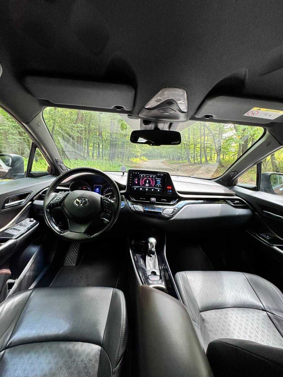 Toyota C-HR гібрид 2018