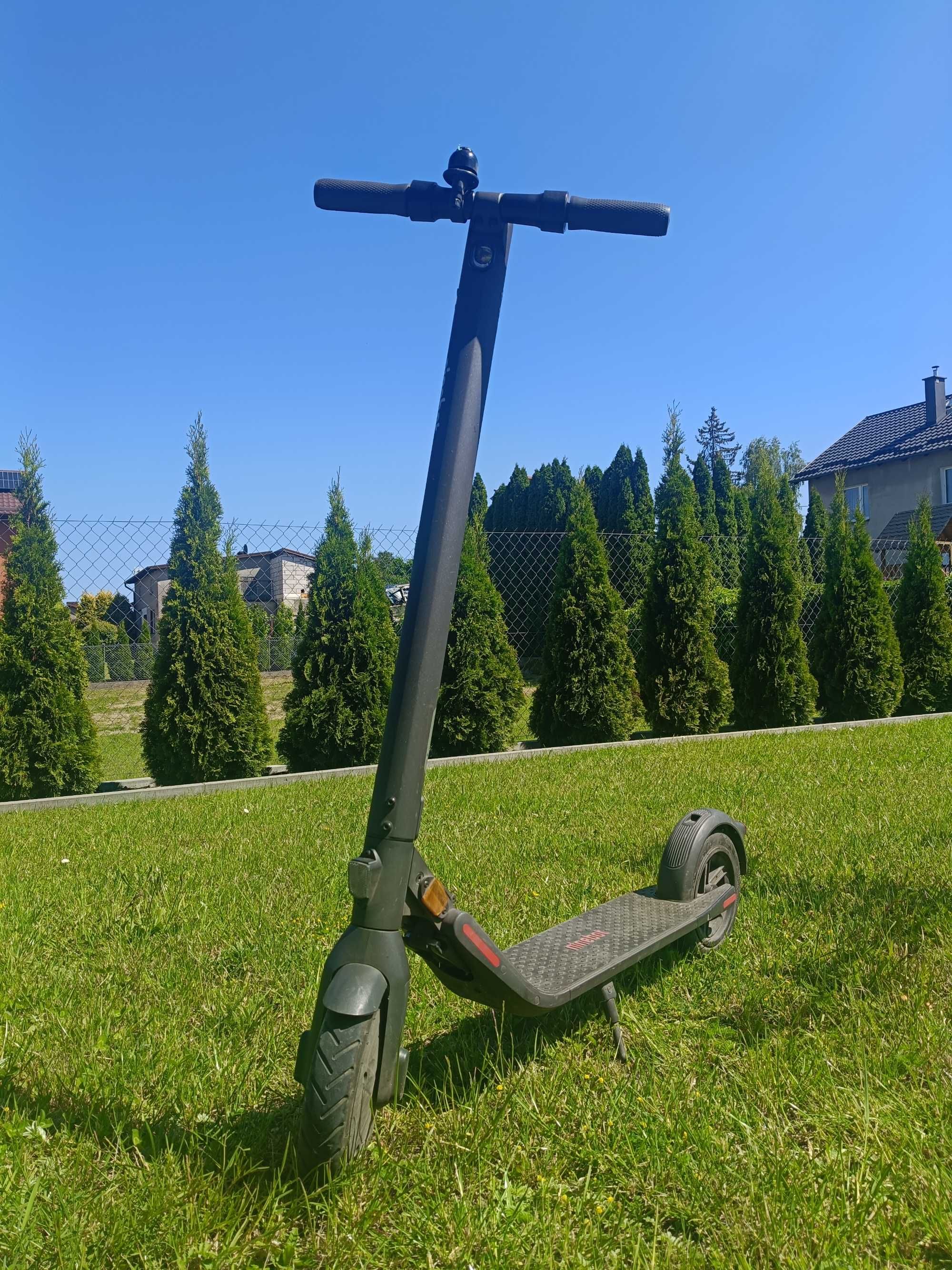 Hulajnoga elektryczna ninebot scooter E22E