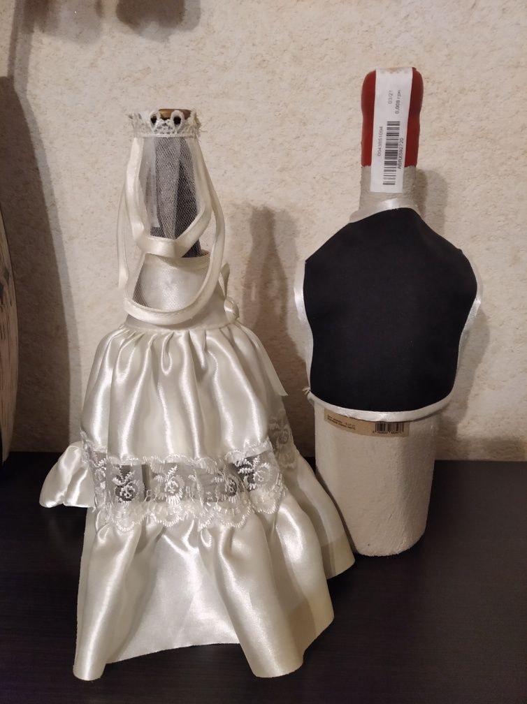 Невеста и жених на бутылку