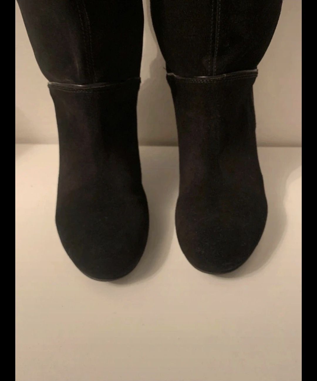 Botas acima do joelho, pretas de pele