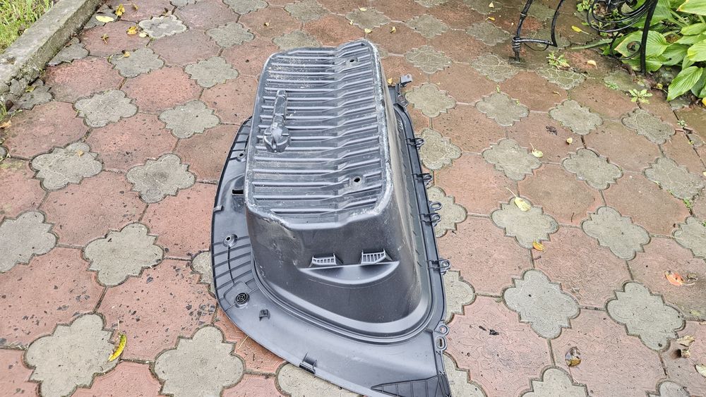 Корито Tesla Model Y