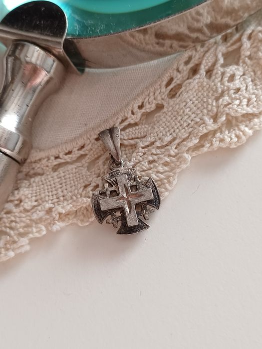 Jerusalem krzyżyk krzyż zawieszka wisiorek przywieszka