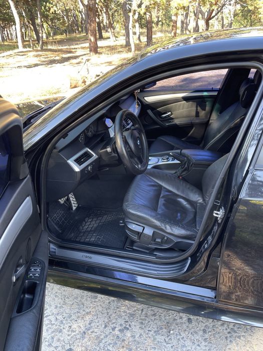 Продам bmw 523i e60