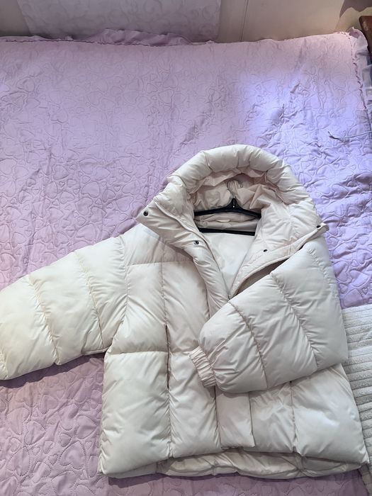 Трендовий зимовий оверсайз пуховик