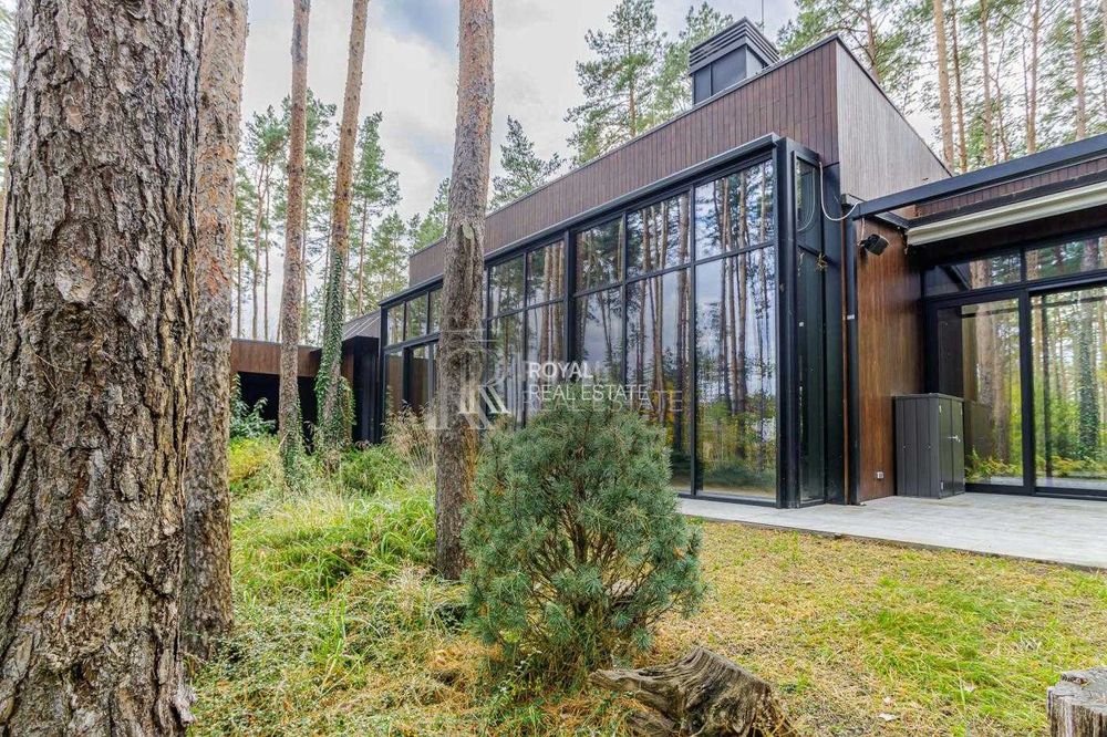 Оренда сучасного будинку з басейном у лісі Гнідин