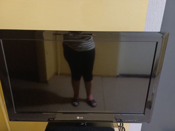 Oddam telewizor używany LG