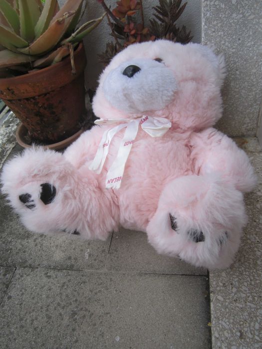 Urso de Peluche Rosa e Branco 42 cm de comprimento