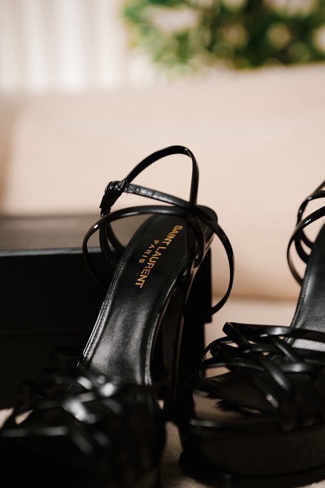 Saltos Yves Saint Laurent