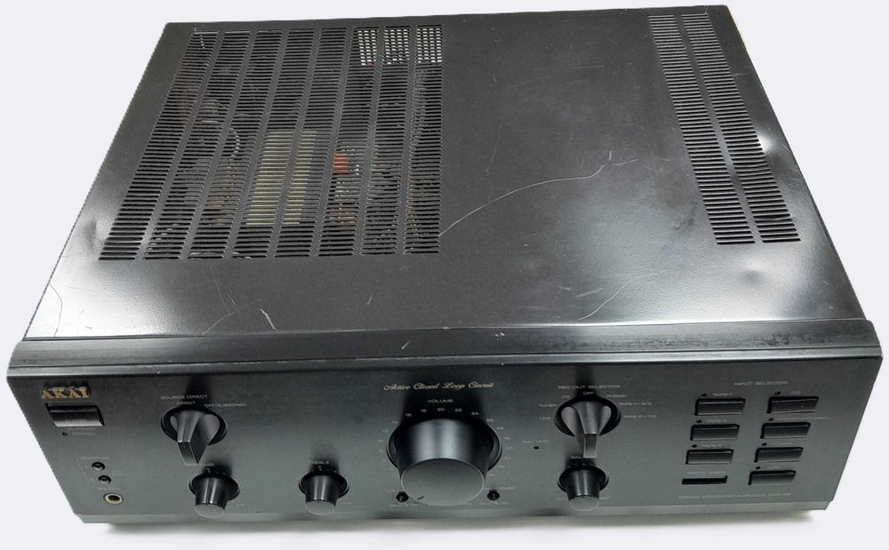 Amplificador analógico Akai AM – 49
