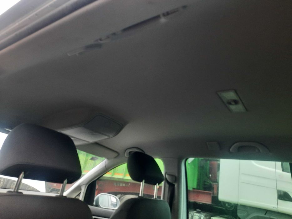 podsufitka Volkswagen Touran